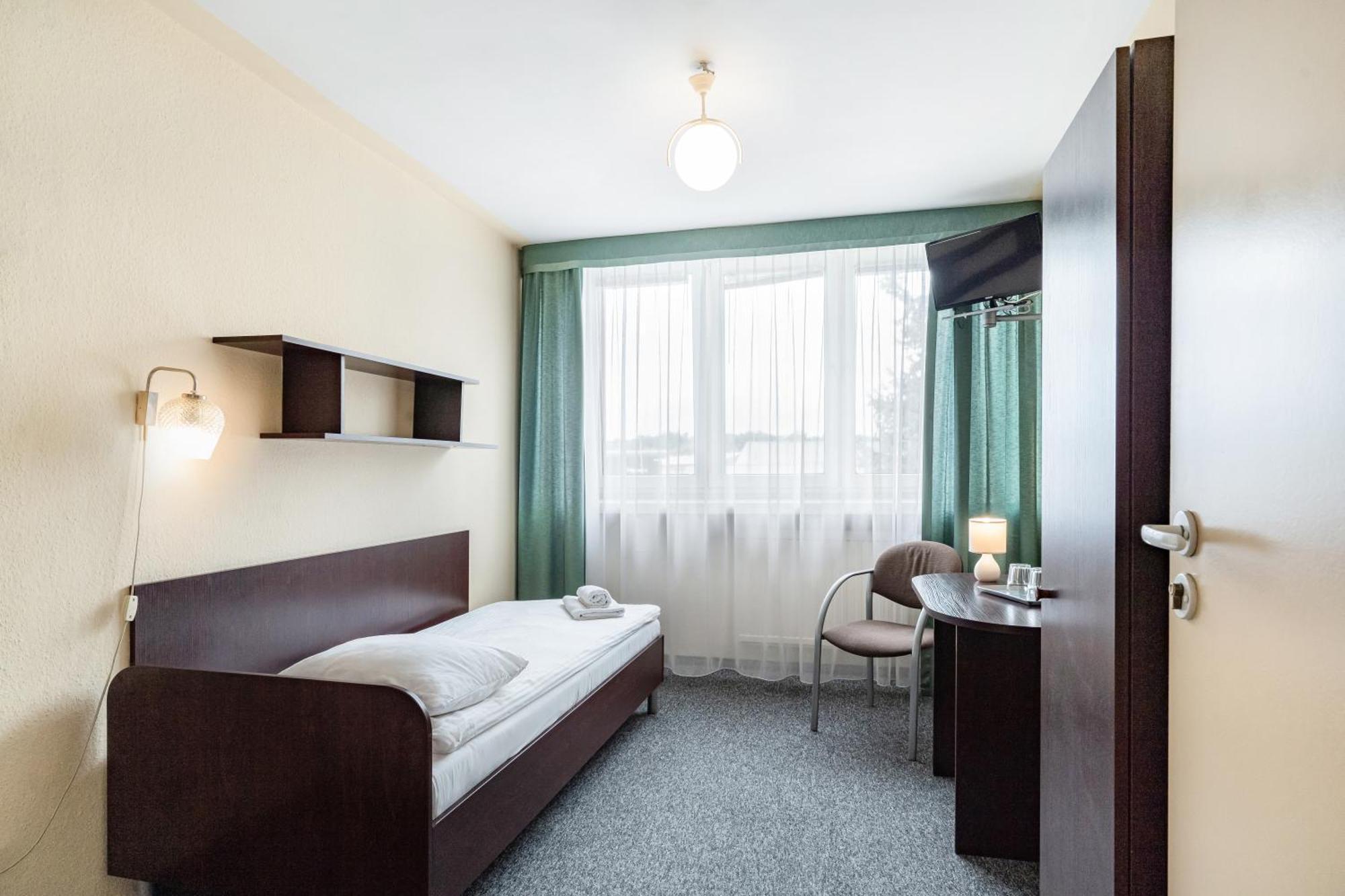 Hotel Alf Краков Экстерьер фото