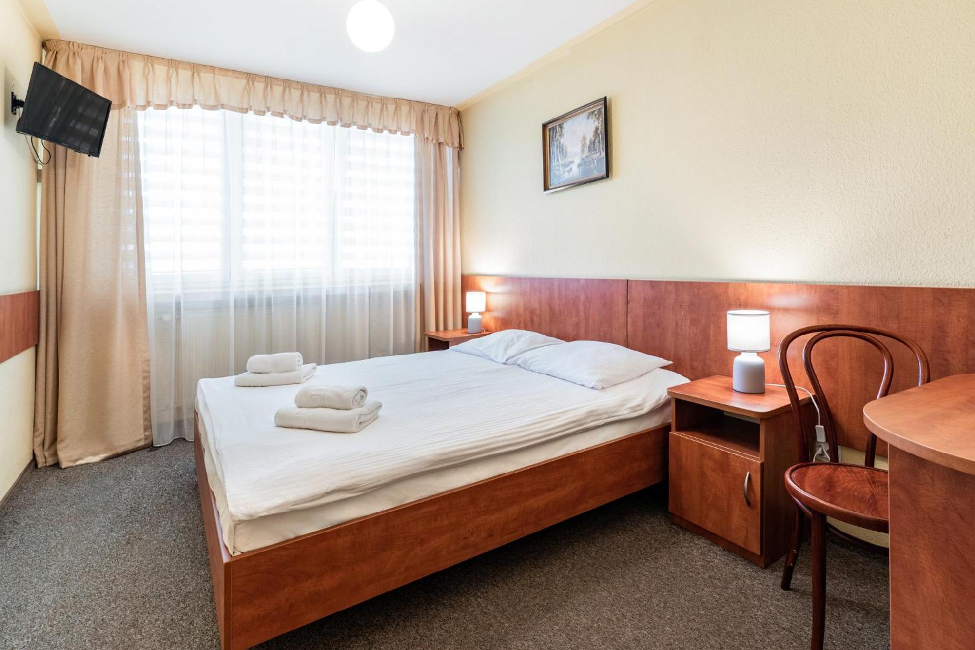 Hotel Alf Краков Экстерьер фото