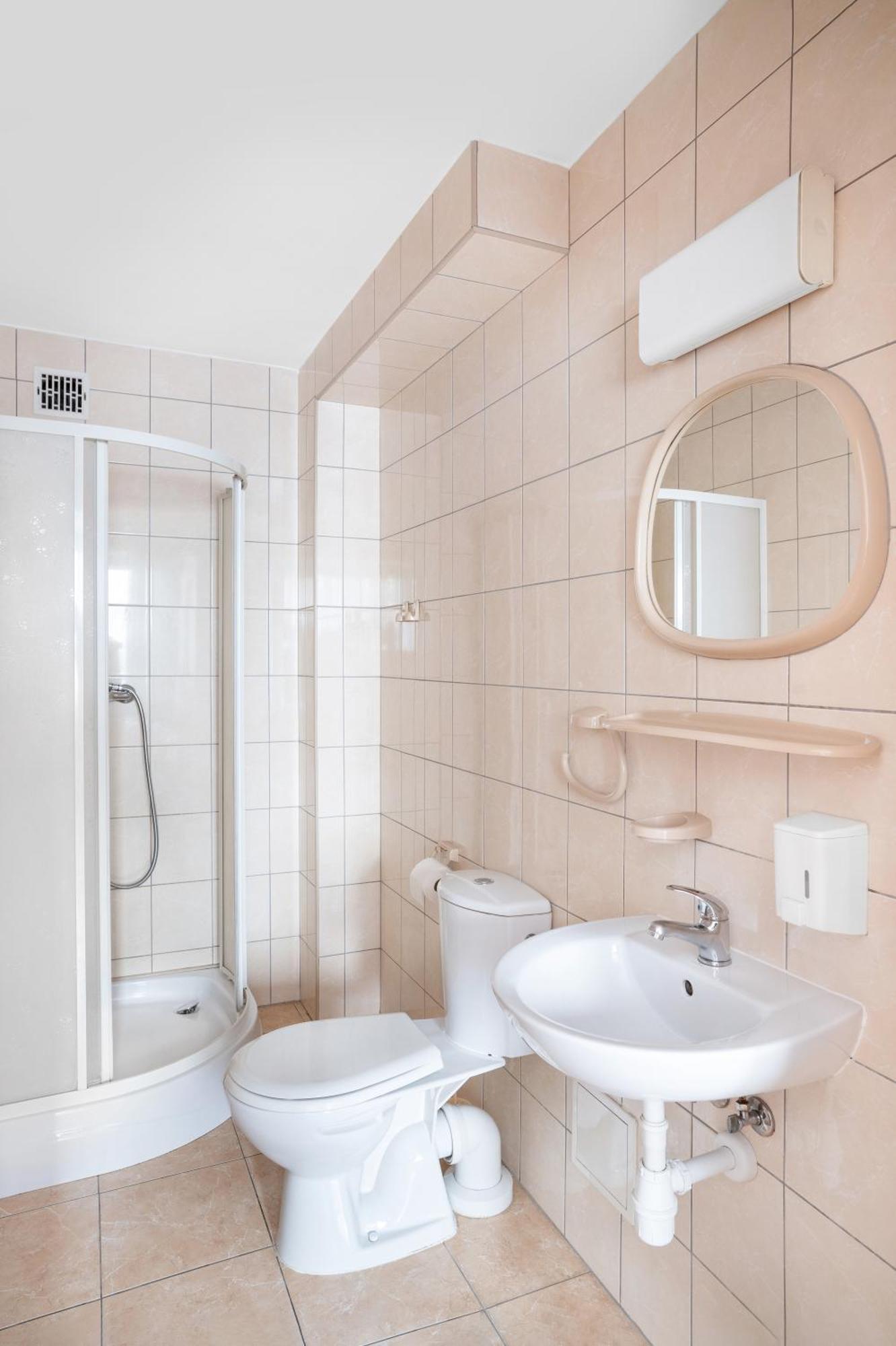 Hotel Alf Краков Экстерьер фото