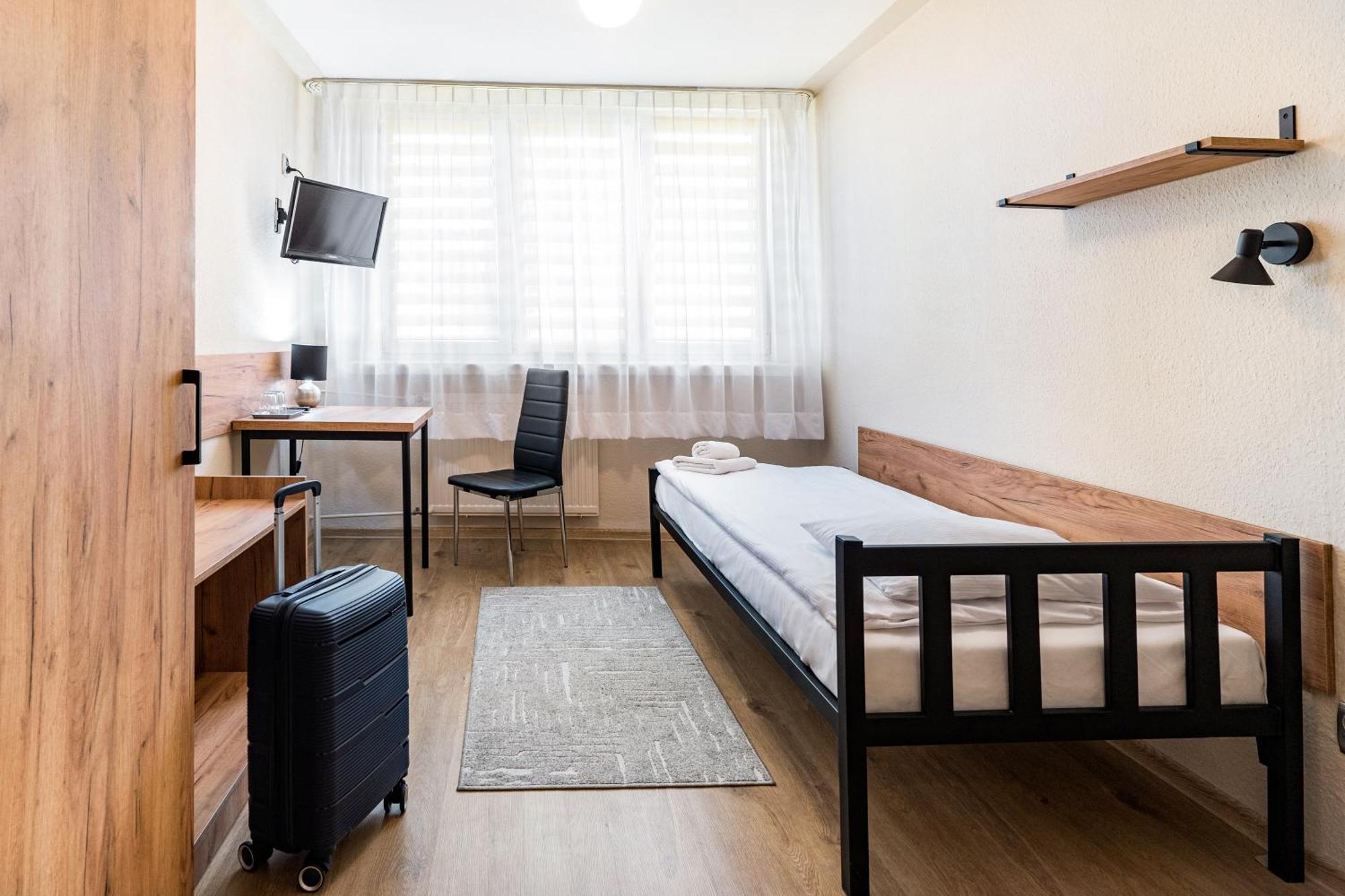 Hotel Alf Краков Экстерьер фото