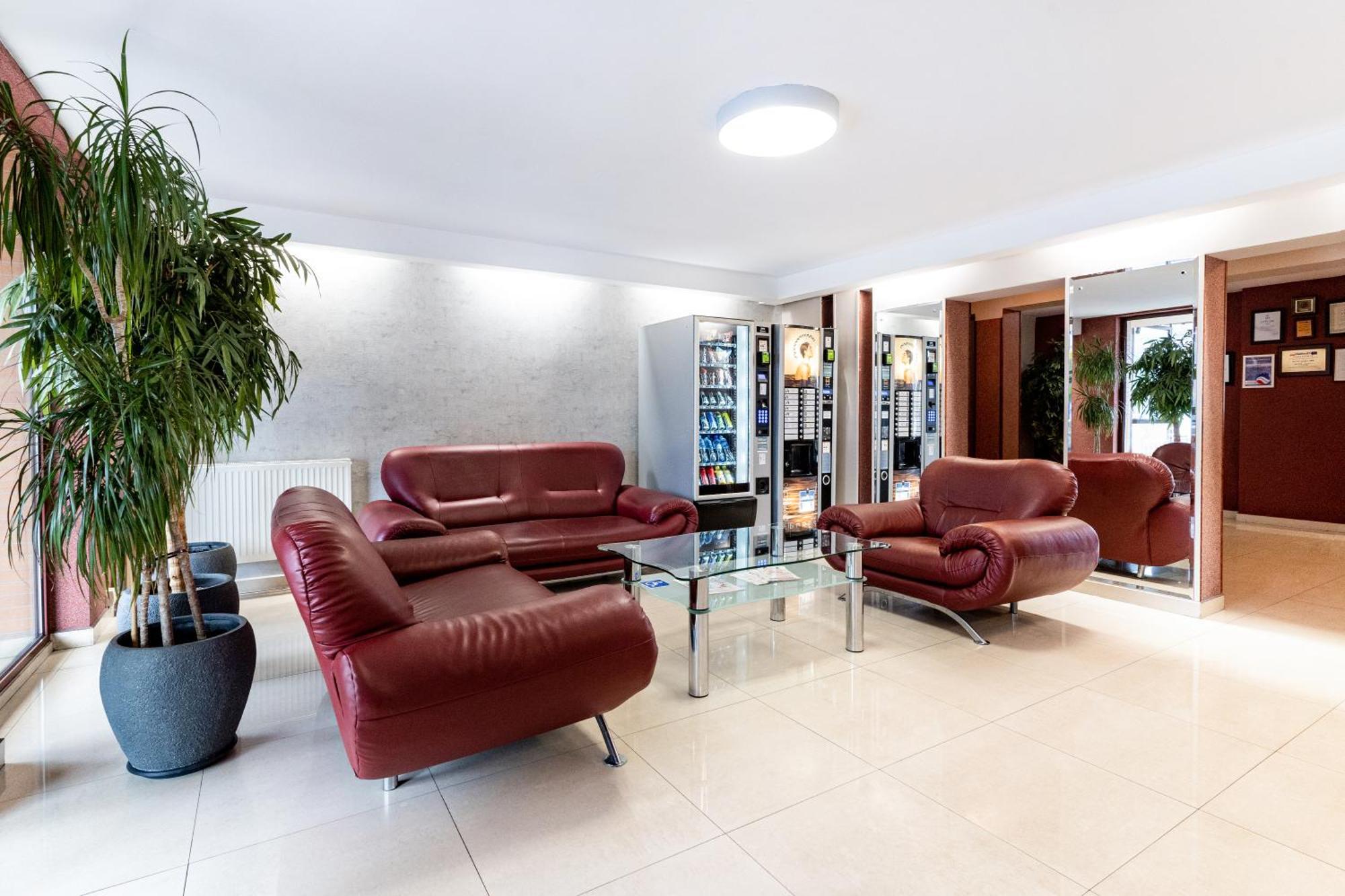Hotel Alf Краков Экстерьер фото